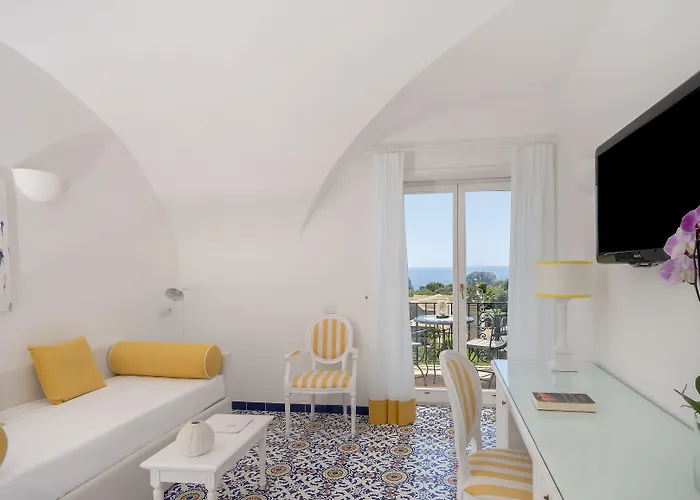 Sina Flora 호텔 4*