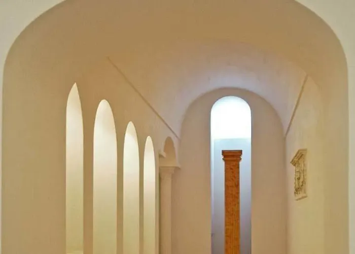 호텔 Sina Flora 4*